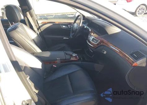 2007 Mercedes-Benz S 550 z USA, uszkodzony, nr VIN WDDNG71X27A120799